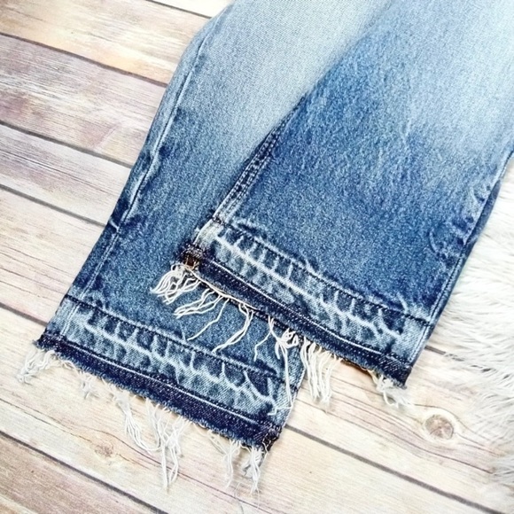 Current/Elliott | Straight Leg Distressed Ombre Released Raw Hem Cropped Jeans - Picture 3 of 8